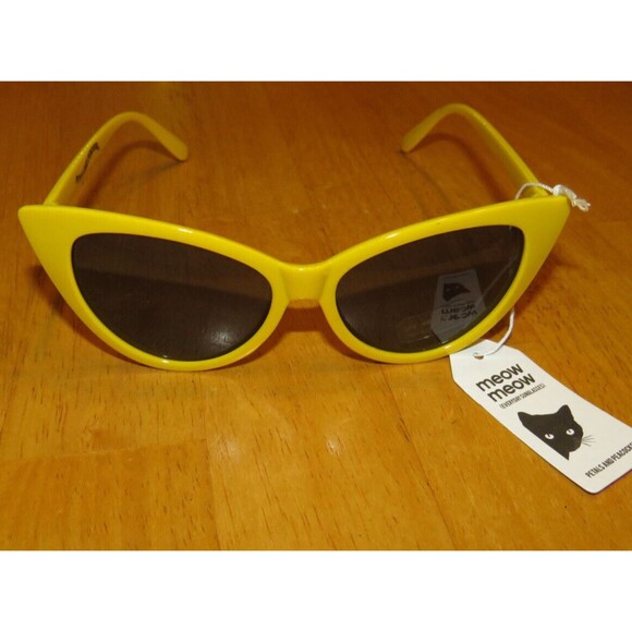 Zumiez Petals and Peacocks Retro Cat Eye Yellow Sunglasses - Picture 3 of 5